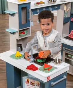 step2 grand walk in wood kitchen 03