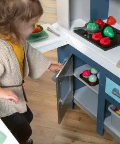 step2 grand walk in wood kitchen 04