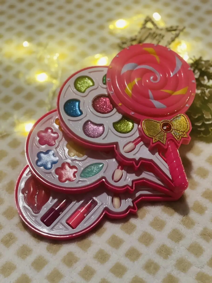 Fashion Girl - Lollipop 3-Tier Surprise Makeup & Beauty Set 4 Fashion Girl - Lollipop 3-Tier Surprise Makeup & Beauty Set - Image 4